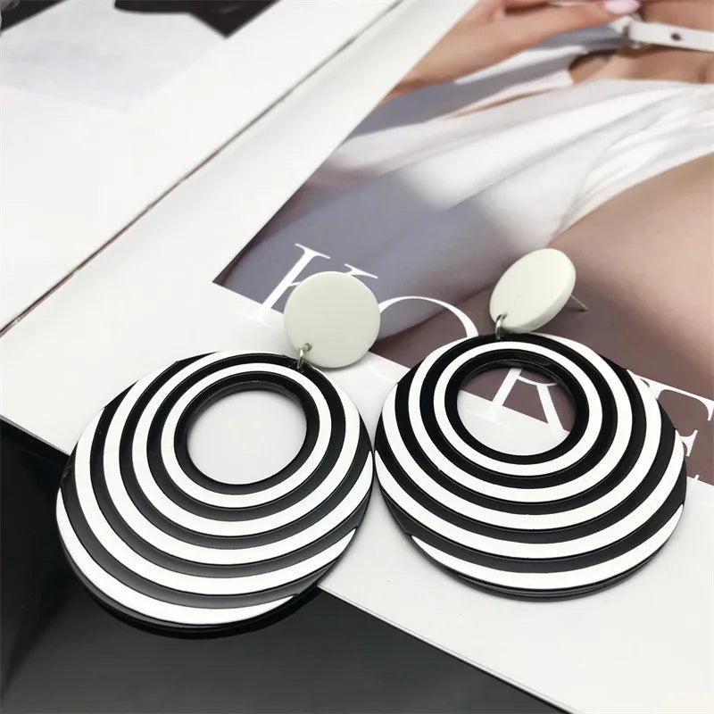 Bohemian Acrylic Earrings Black White — Swuffy