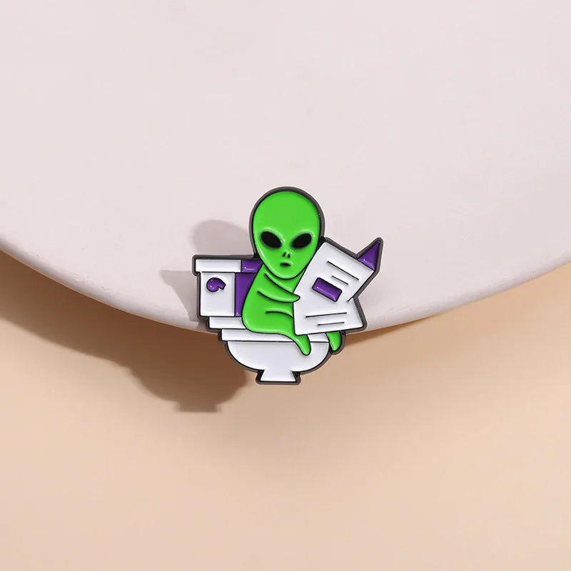 Et Aliens Reading Newspapers While — Swuffy