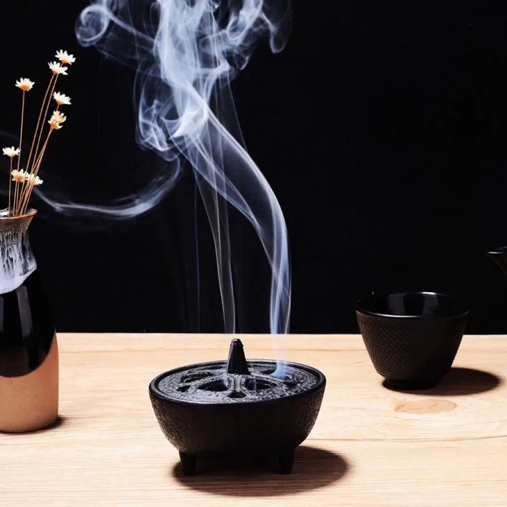 Retro Cast Iron Incense Burner — Swuffy