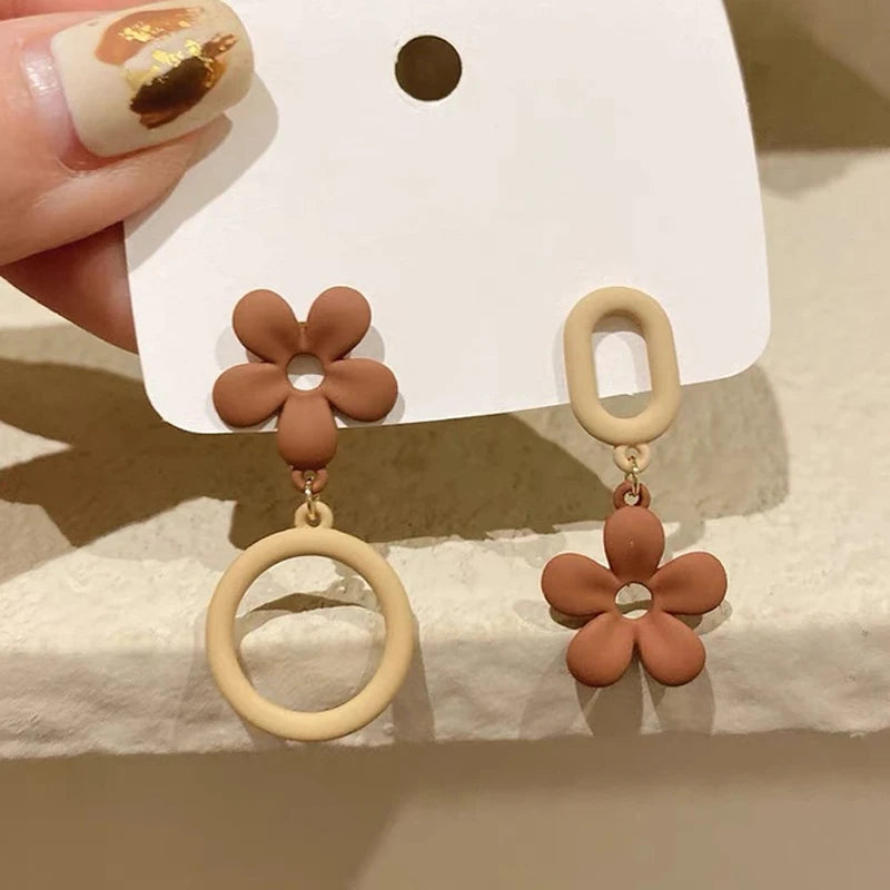 Asymmetric Flower Drop Earrings Geometry — Swuffy