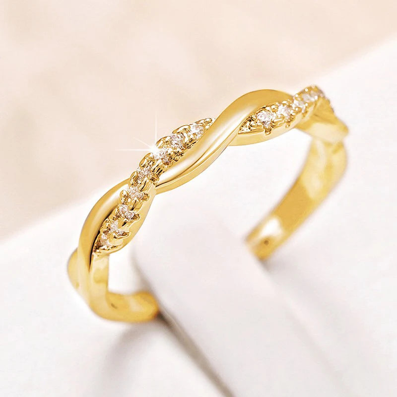 Huitan Fancy Finger Ring Twist — Swuffy
