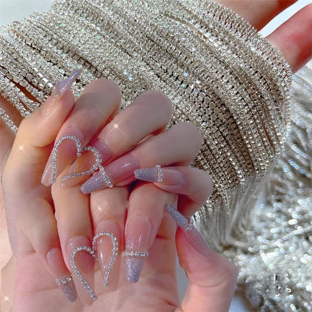 Rhinestones Claw Nail Chain Gold — Swuffy
