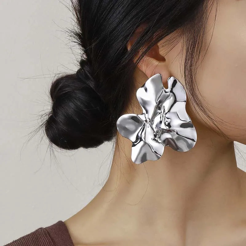 Metal Irregular Pleated Stud Earrings — Swuffy