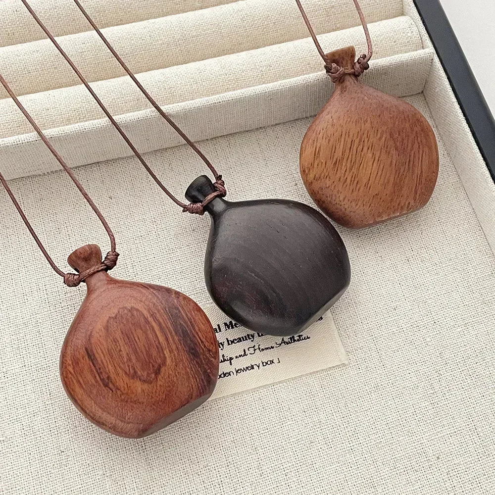 Minar Lovely Brown Black Wood — Swuffy