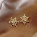Elegant Snowflake Stud Earrings Korean — Swuffy