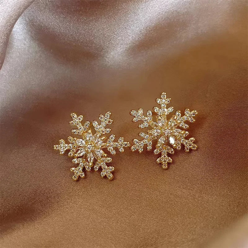 Elegant Snowflake Stud Earrings Korean — Swuffy