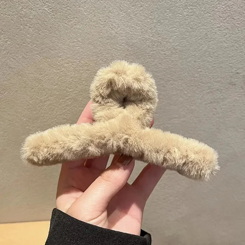 Winter Faux Fur Hair Claw — Swuffy