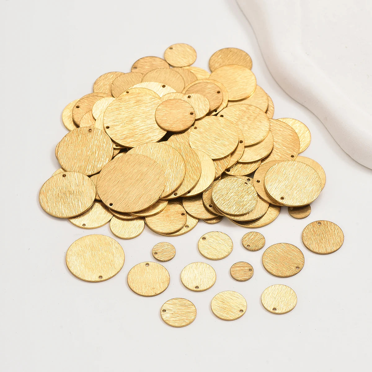 Brass Circular Pendant Pendant Simple — Swuffy