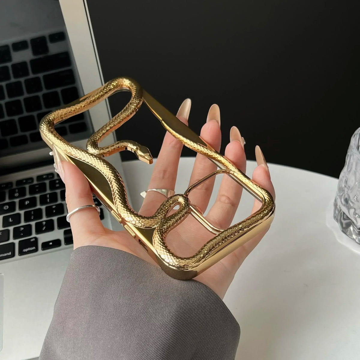 Hollow Snake Plating Phone Case — Swuffy