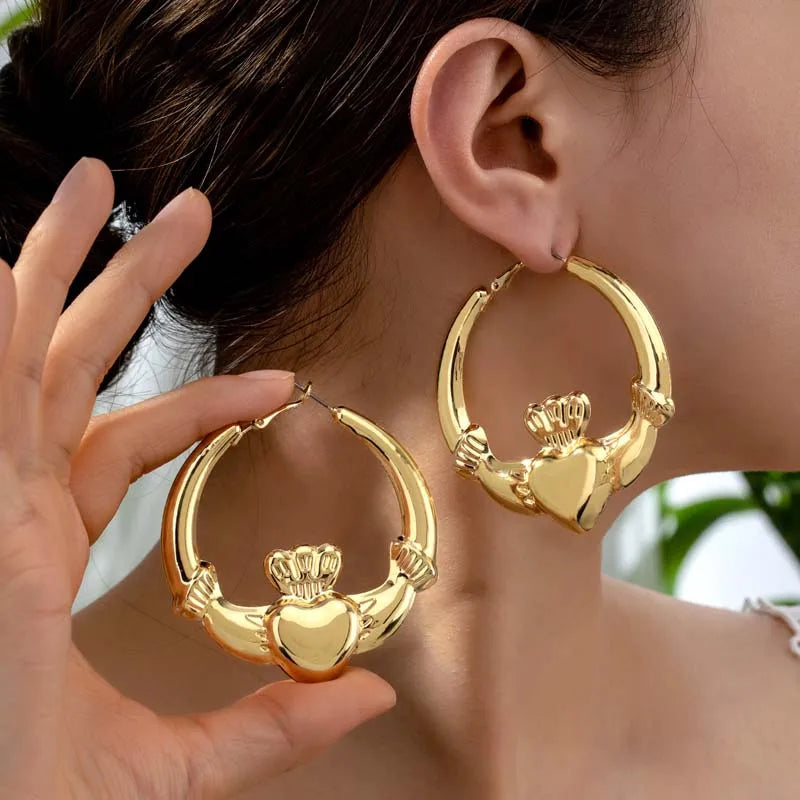 Vintage Gold Heart Hoop Earrings — Swuffy