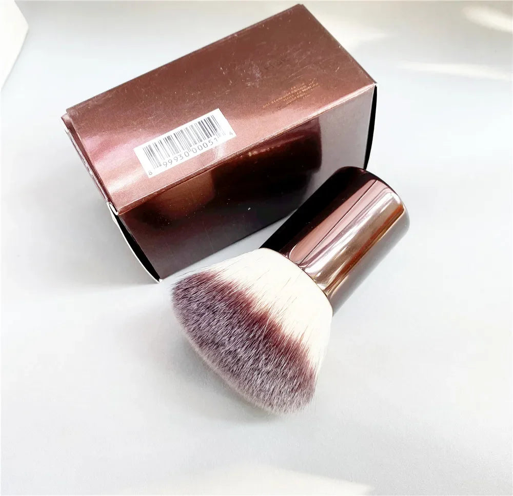 Hourglass Finishing Brush Powder Blush — Swuffy