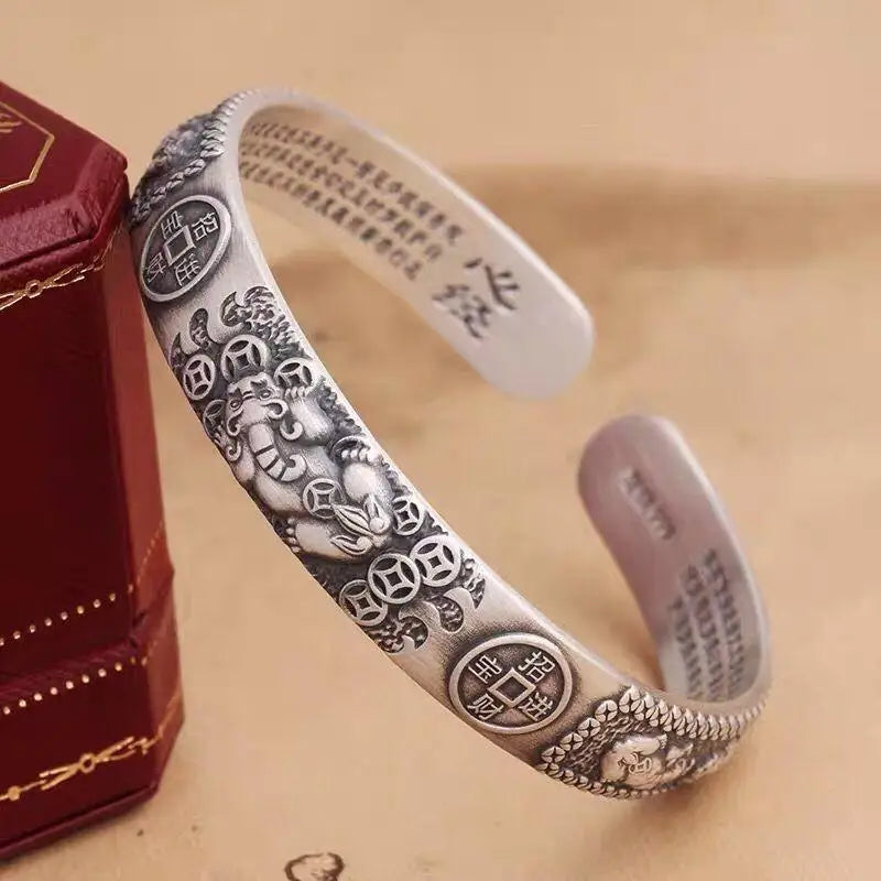 Retro Coin Pixiu Pendant Bracelet — Swuffy