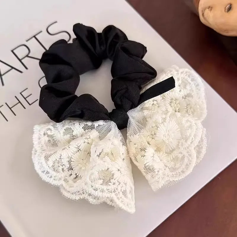 Elegant Lace Bow Hair Band — Swuffy