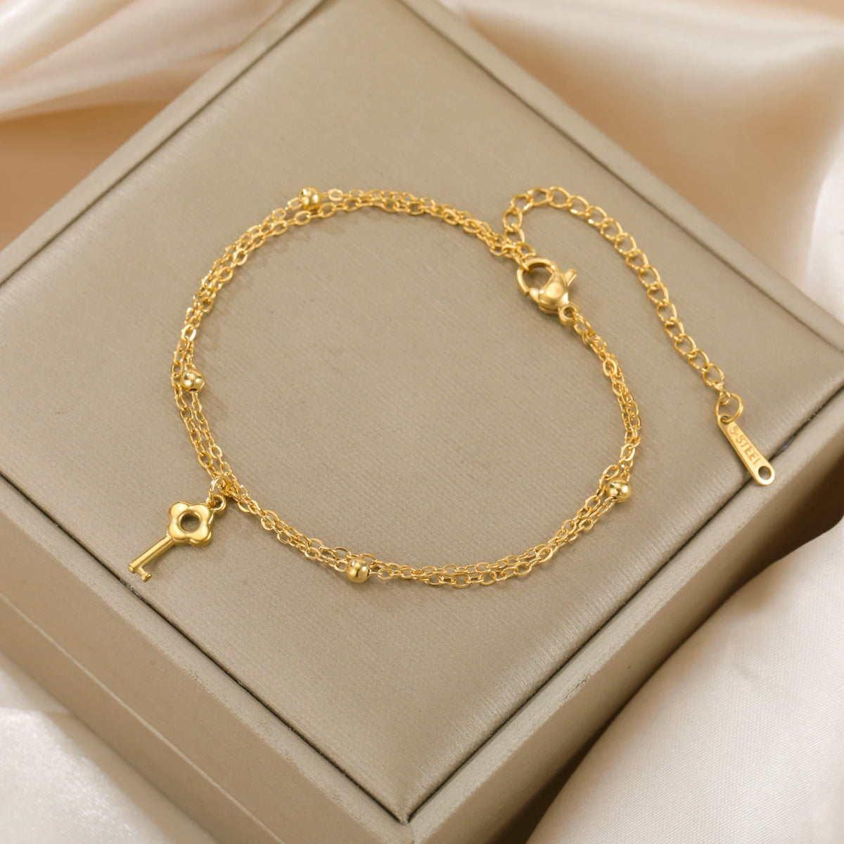 Teamer Flower Key Charm Bracelet — Swuffy