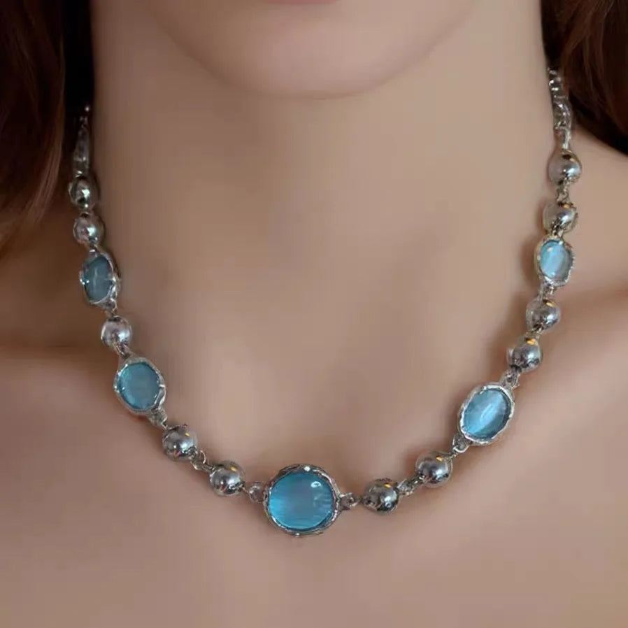 Vintage Irregular Round Resin Necklace — Swuffy
