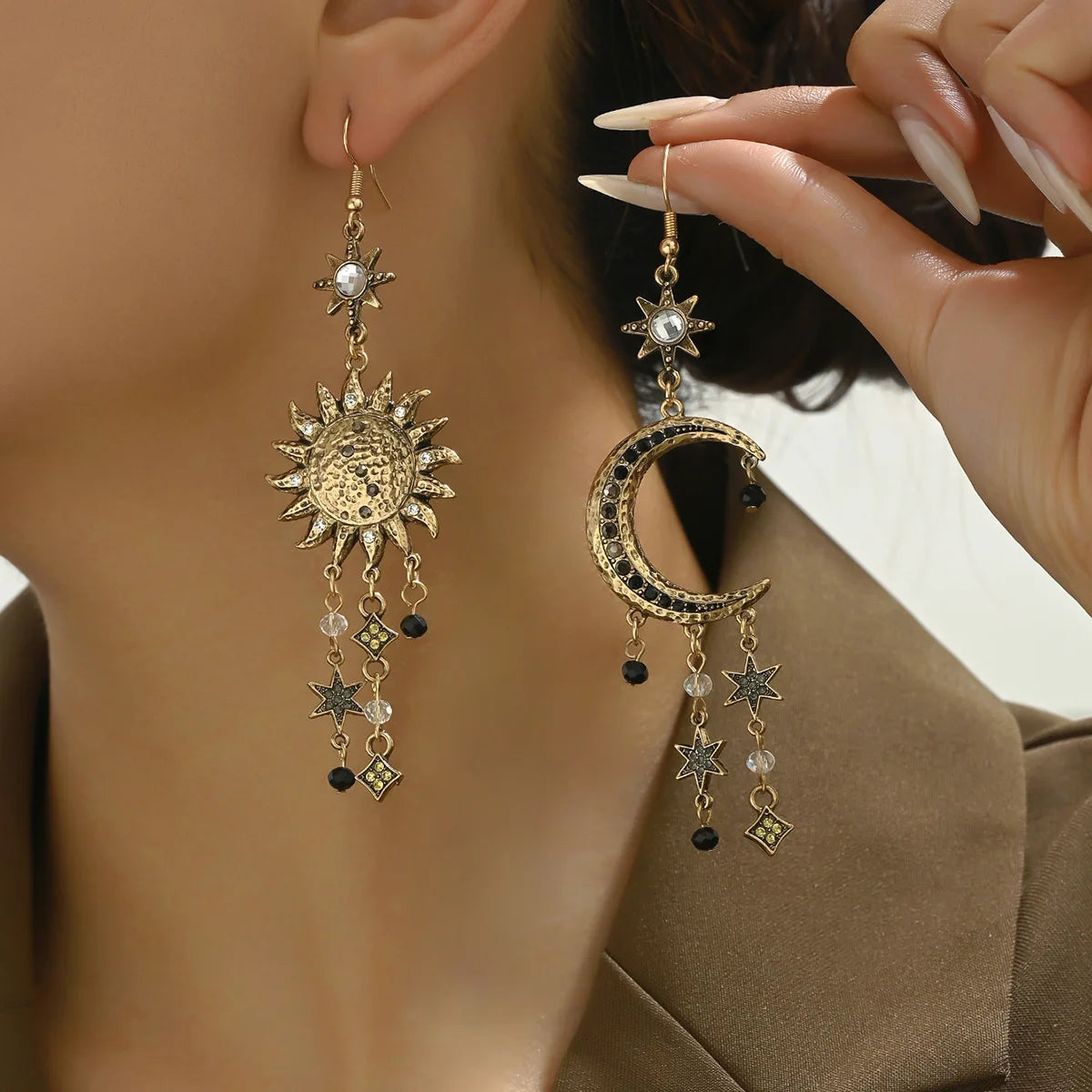 Asymmetrical Metal Earrings Star Moon — Swuffy