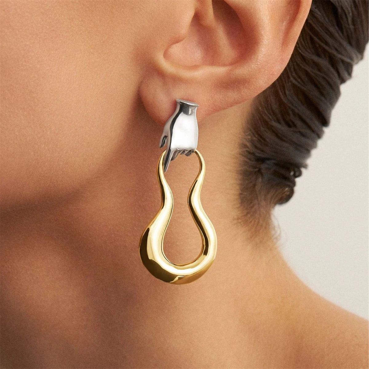 Classic Minimalist Instagram Hollow Earrings — Swuffy