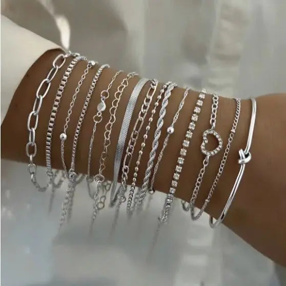 Knotted Diamond Inlaid Heart Bracelet — Swuffy