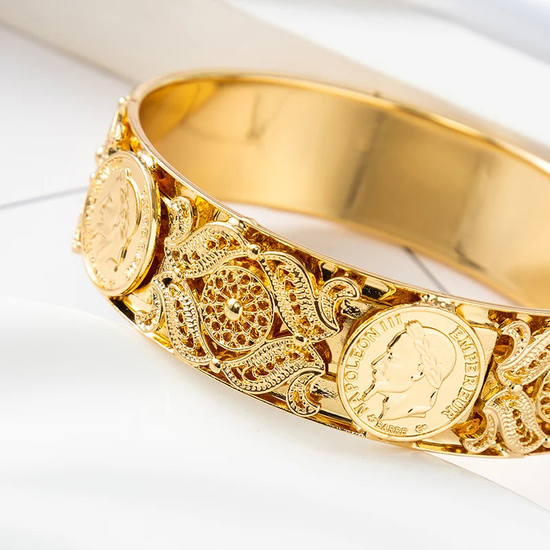 Middle Eastern Ethnic Gold Bracelet — Swuffy