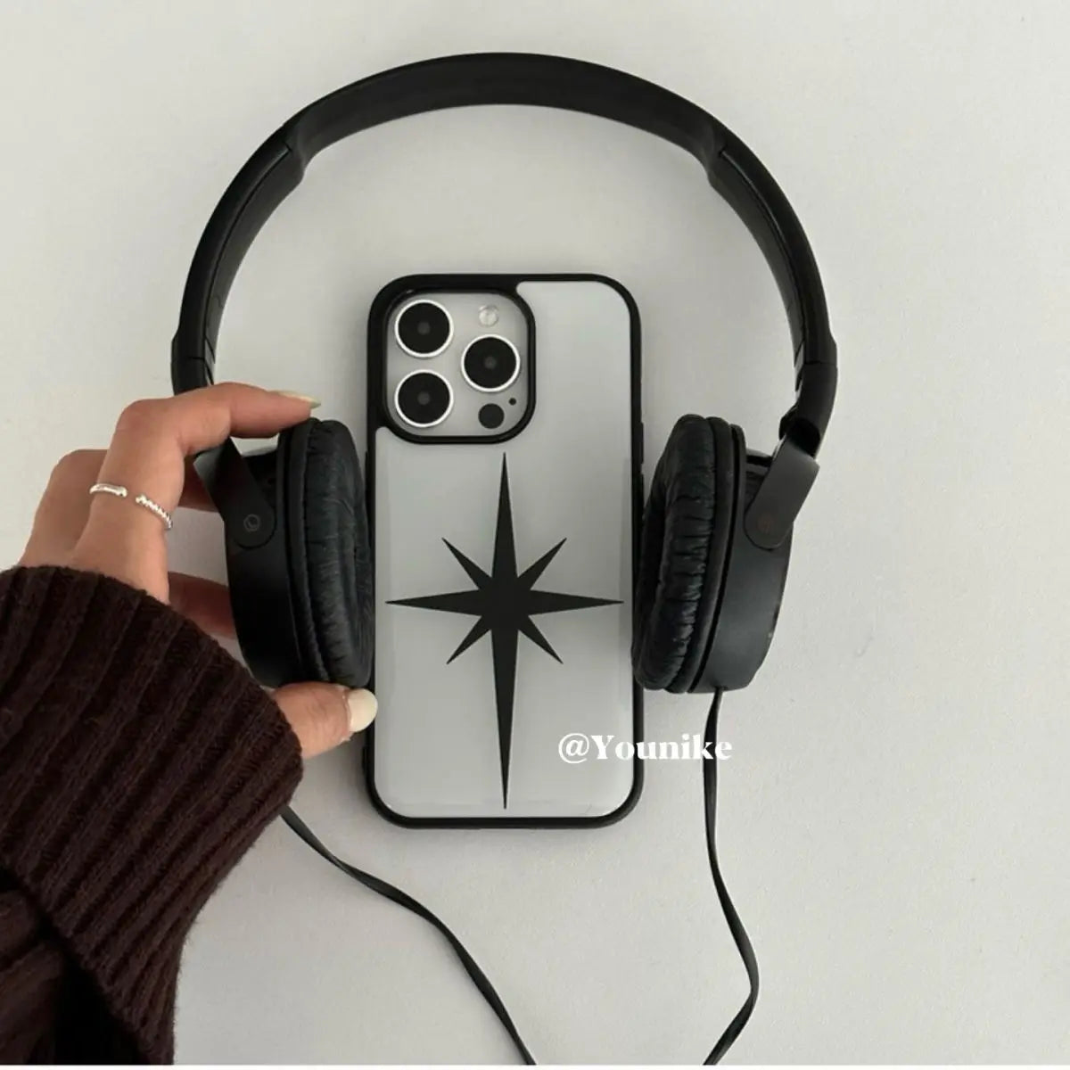Korean Simple Black White Pentagram — Swuffy