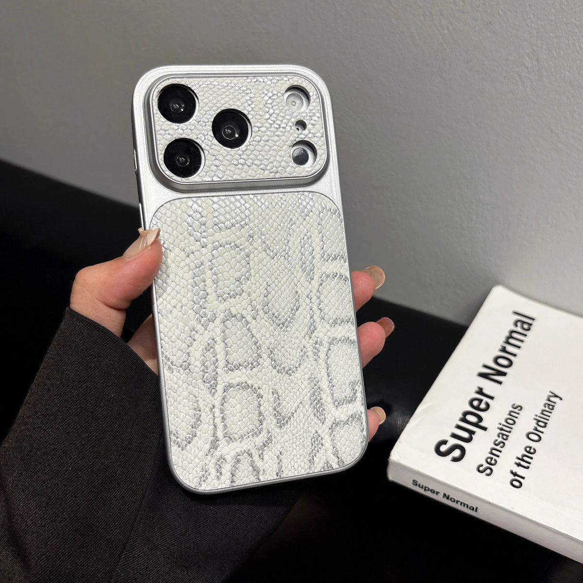 Ins Snakeskin Texture Plating Case — Swuffy