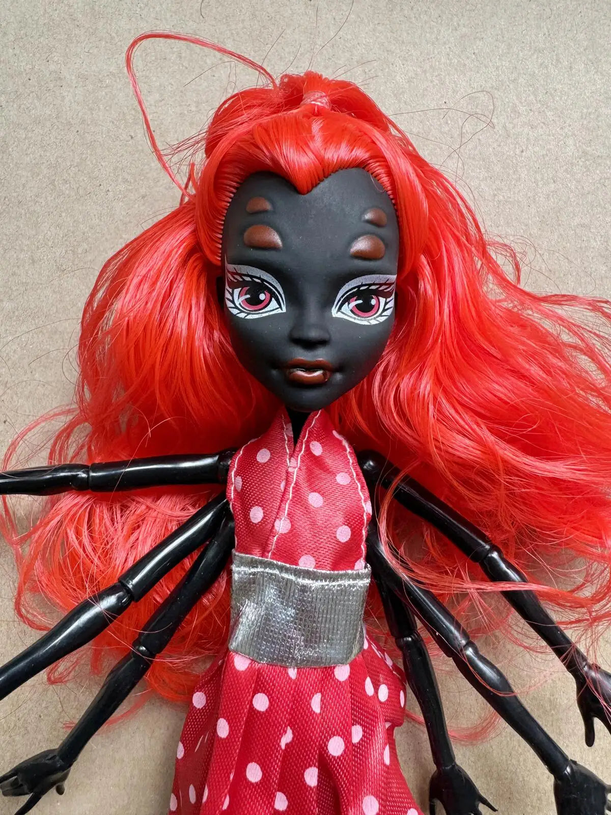 Nuvora 30Cm Monster Doll Black Spider 6 Hands — Nuvora