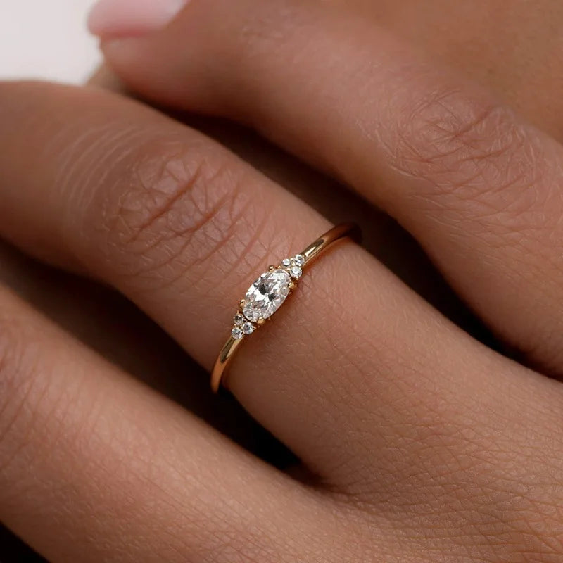 Exquisite Sparkling Zircon Geometric Ring — Swuffy