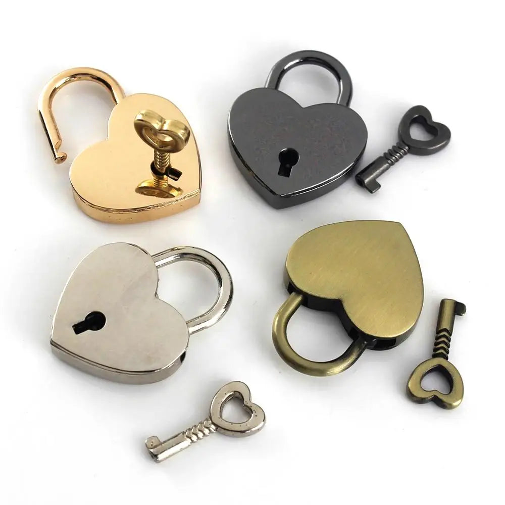 Heart Shaped Bag Lock Vintage — Swuffy